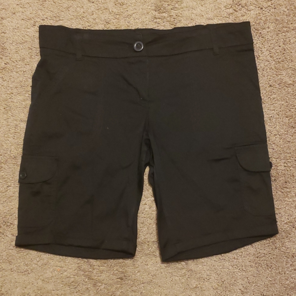 Karen Brooks cargo style shorts
